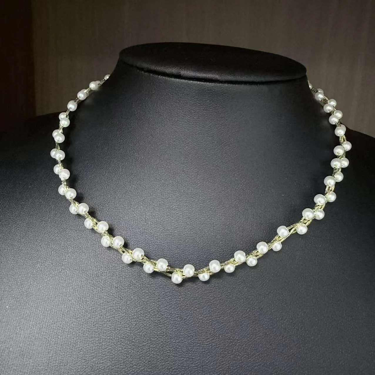Imitation Pearls Necklace for Women Baroque Pearl Necklace Wedding Fine Designer Inspired Fancy Jewellery for Ladies view 2