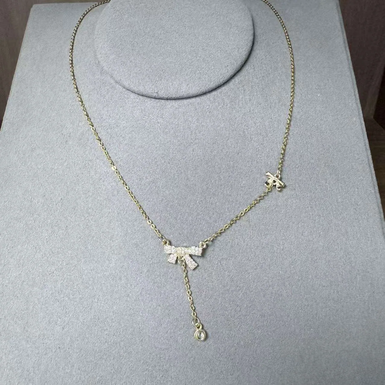 Fashion Luxury Gold Alloy Gold Plated Bow Pendant Necklace Women Classic Thin Chains Necklace Jewelry view 3