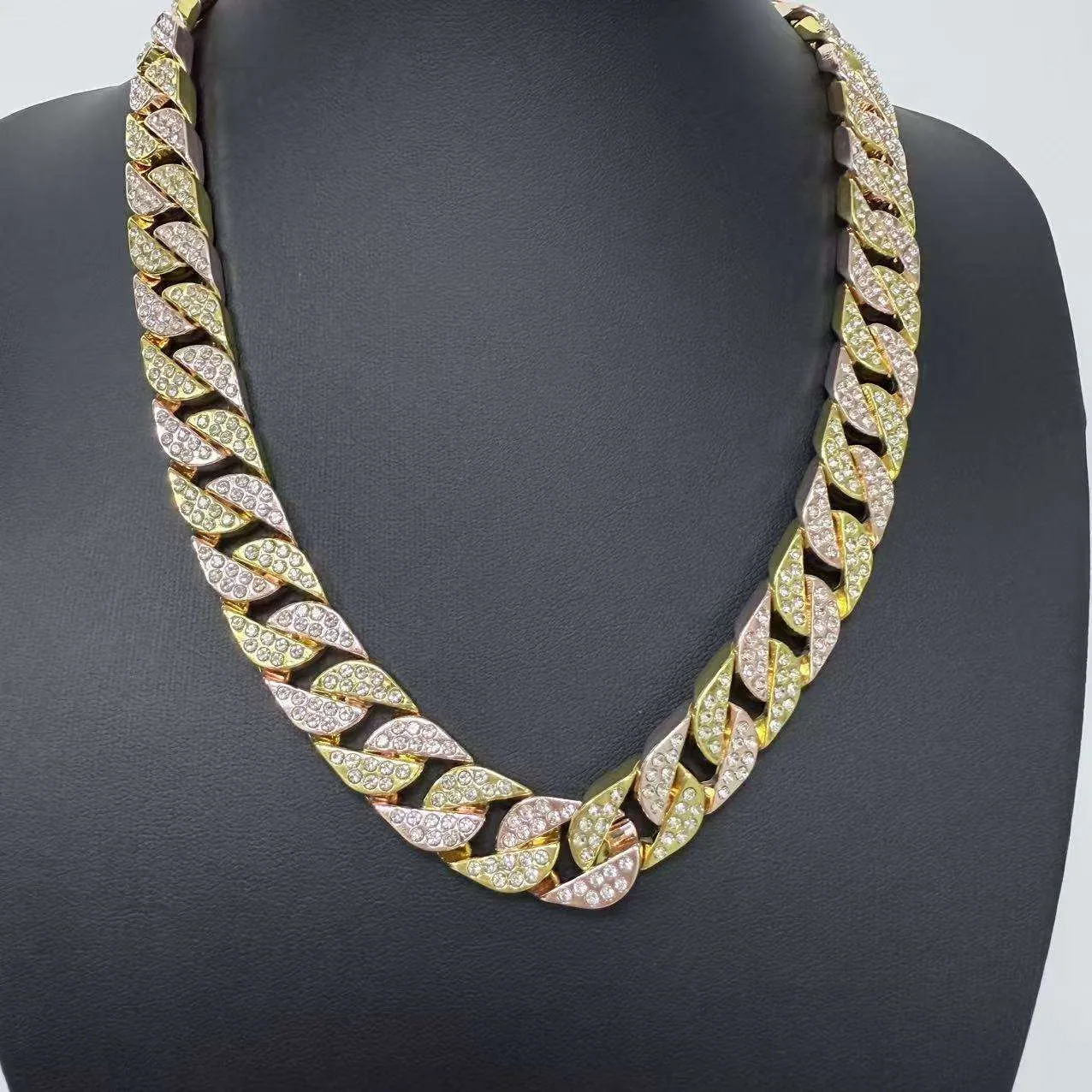 Hip-hop Iced Diamond-encrusted Copper Alloy Selling Exquisite Classic Temperament Men and Women Gift Necklaces Hip Hop Jewelry view 2
