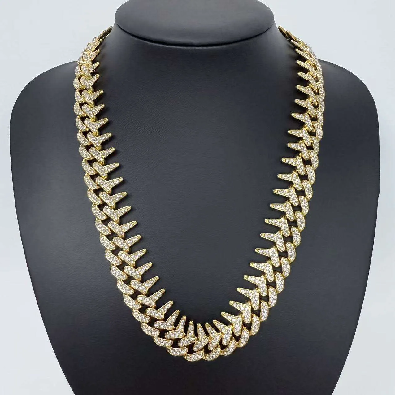 Men's Gold Plated Cuban Link Chain Necklace with Sparkling Thick Hip Hop Jewelry Luxury Statement Piece for Fashion Lovers view 2