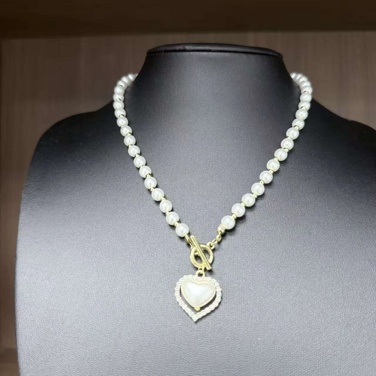 Wholesale Gold Color Luxury Pearl Chain Heart Pendant OT Necklace White Beaded Sweet Wedding Jewelry for Women Girls Custom view 2