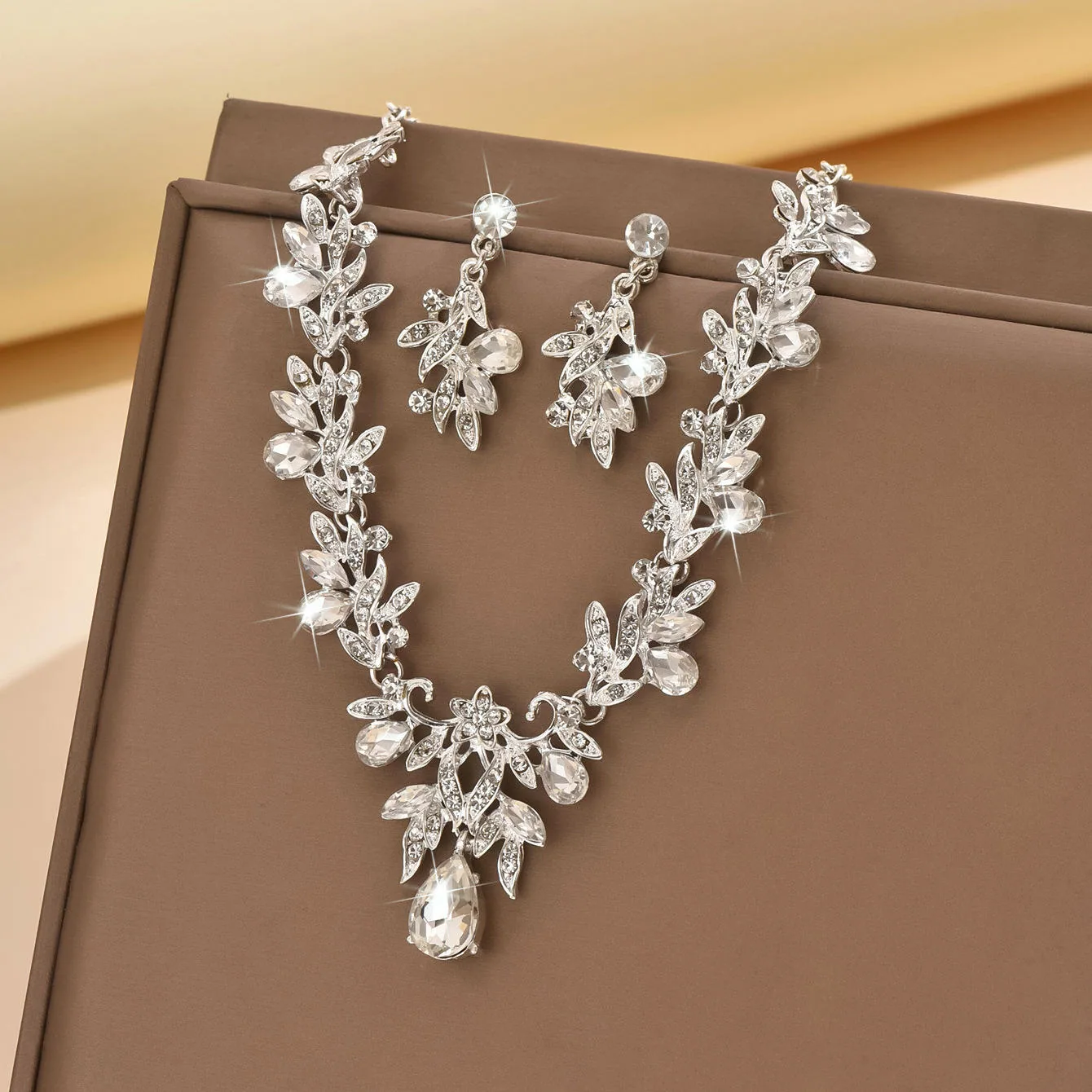 Joias De Luxo Gold Plated Copper Alloy Jewelry Diamond Flower Leaf Shaped Women's Earrings Necklaces Fancy Jewellery for Ladies
