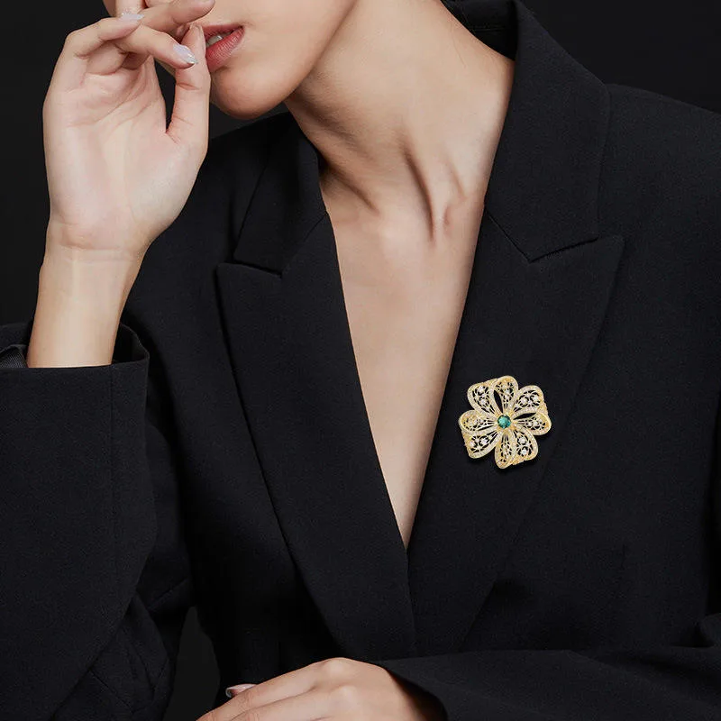 Four Leaf Clover Brooch for Women Men Retro Hollow Exquisite High-End Suit Lapel Pin Accessory for Wedding Party view 3