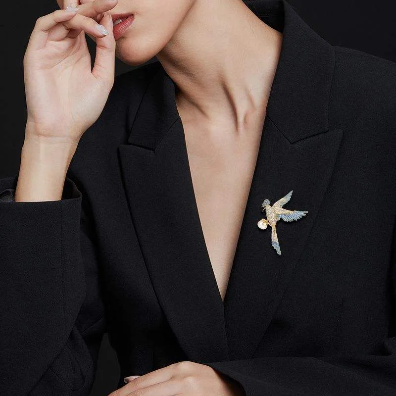 Wholesale Brooch Fashion Jewelry for Women Men Zircon Parrot Versatile Cute Bird Pearl Pin Clothing Accessory for Wedding view 3