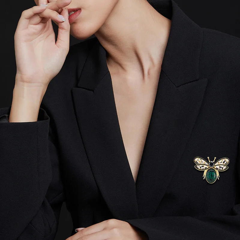 Green Crystal Bee Brooch Wholesale Fashion Jewelry for Women Men Animal Lapel Pin Unique Anti-Exposure Clip for Gift Wedding view 3