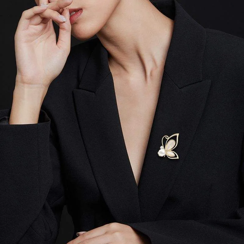 Butterfly Brooch Wholesale Fashion Jewelry for Women Men Animal Lapel Pin Unique Anti-Exposure Clip for Gift Wedding view 3